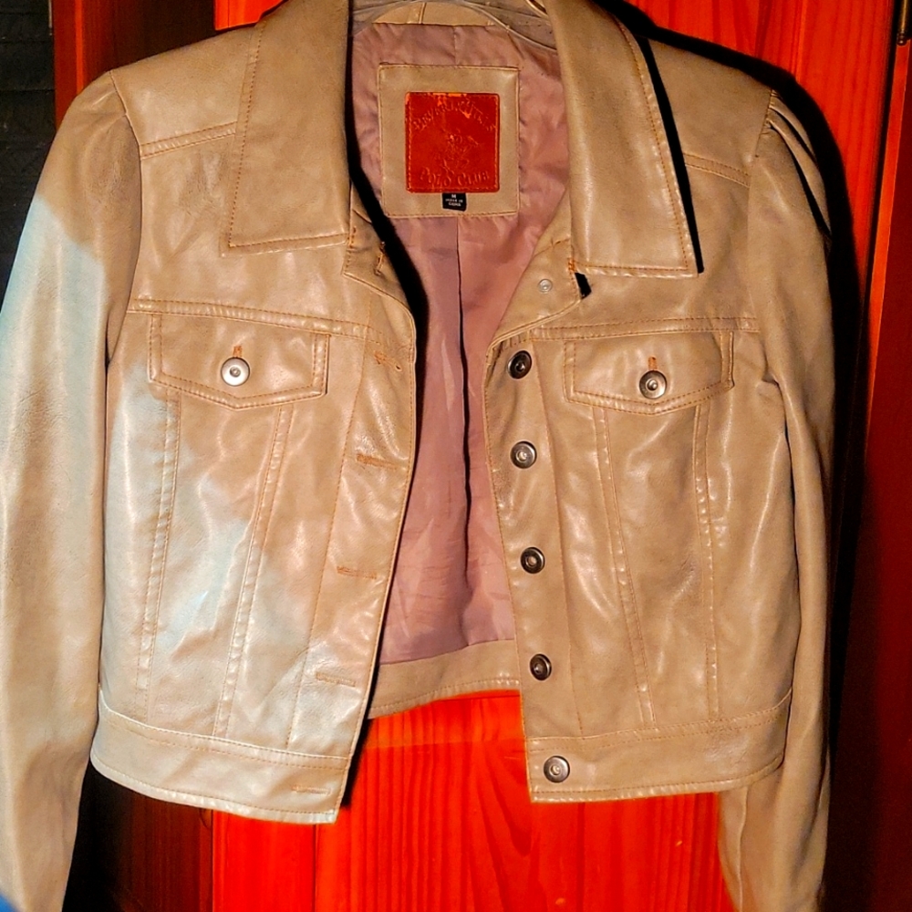 Med , leather coat